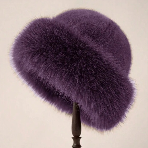 NWT Purple faux fur hat fall winter fashion cozy warm old money luxury classy OS - Picture 1 of 9